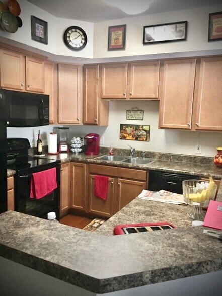 Building Photo - 457 Woodbark Ct