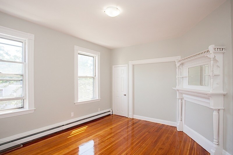 Primary Photo - 135 Columbia St