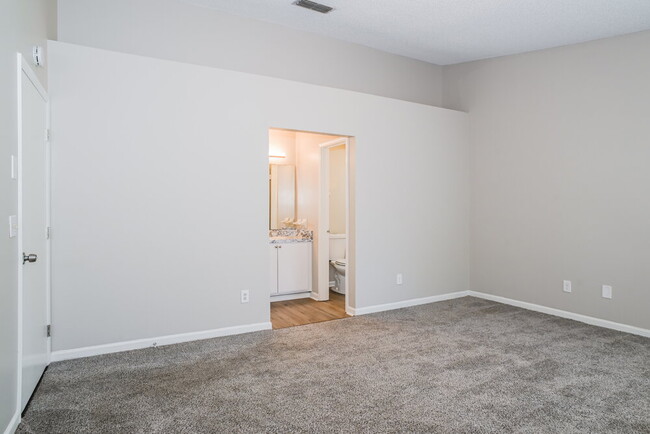 Building Photo - 7811 Aquarius Cir S