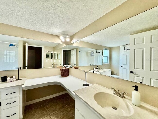 Building Photo - 8134 Winthrop Dr