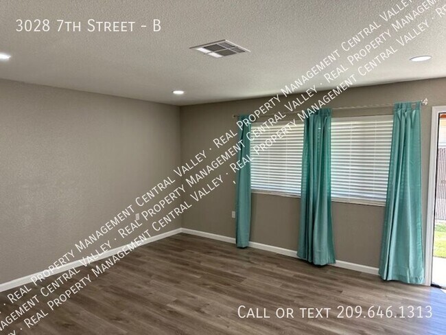 Building Photo - Ceres 2 Bedroom 1 Bathroom Tri-plex