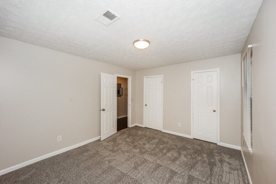 Building Photo - 6155 Forrest Ave