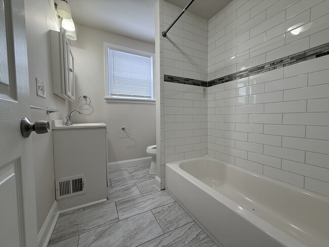 Upgraded and Updated Bath - 550 N Line St