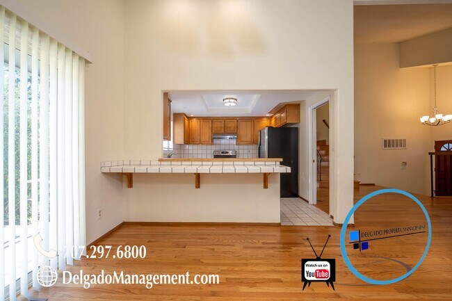 Building Photo - Large beautiful home