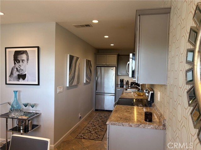 Building Photo - 510 N Villa Ct