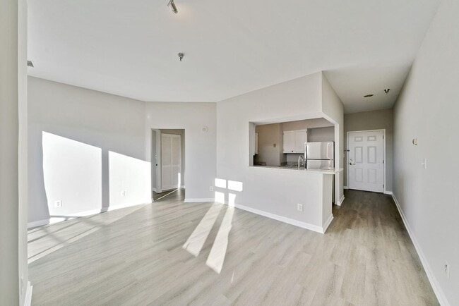 Building Photo - 2400 Clarendon Blvd