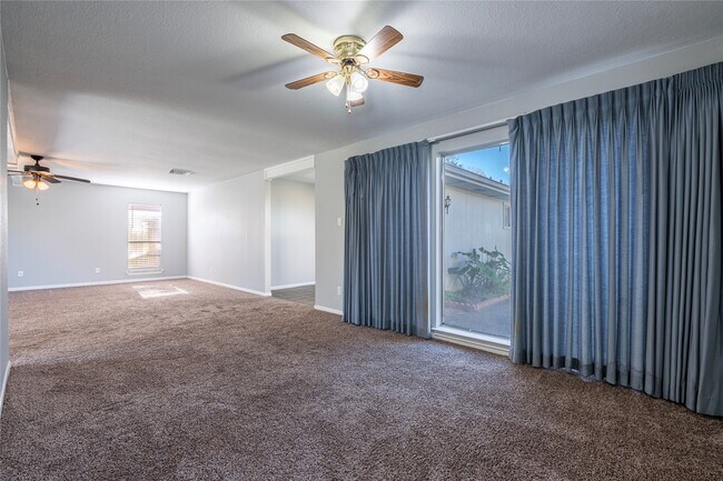 Building Photo - 10215 Kirkwren Dr