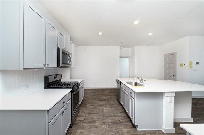 Building Photo - 128 Big Sandy Creek Dr