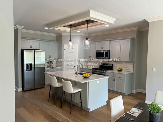Building Photo - Coming Soon: Charming Prairie Lane Residence in Prime Parkville, MO
