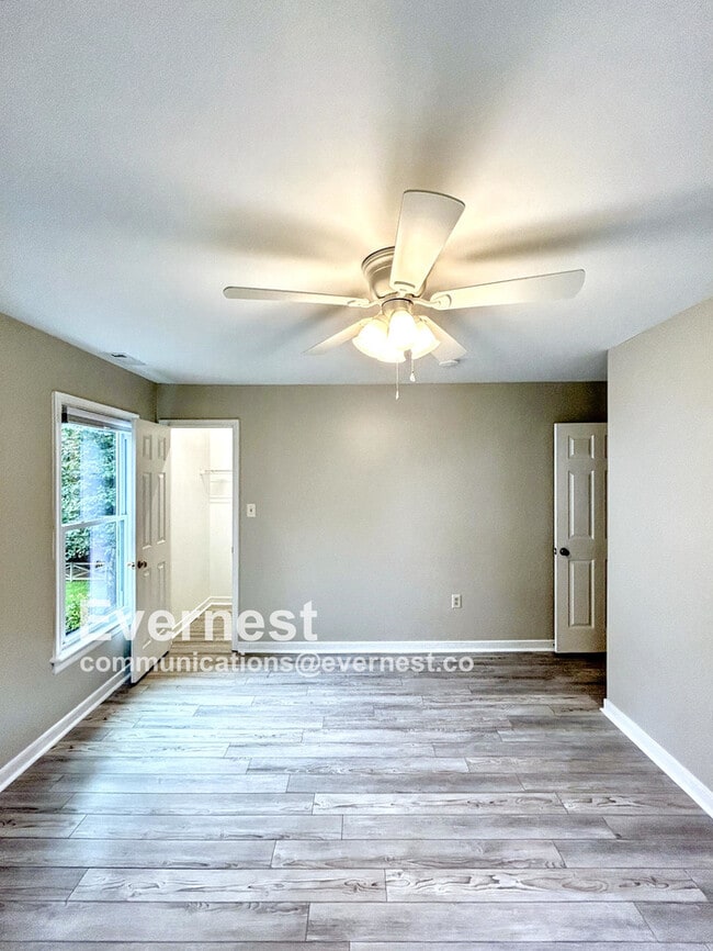 Building Photo - 5505 Chestnut Bluff Rd