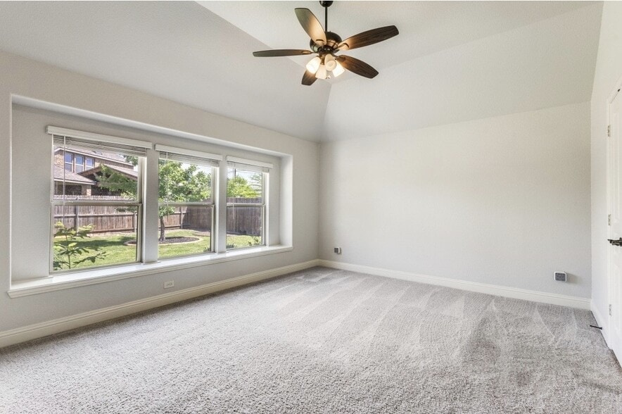 Building Photo - 3317 Creekhaven Dr