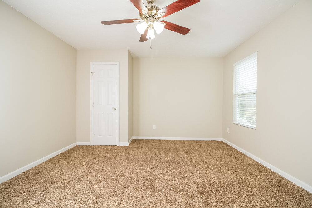 Building Photo - 640 Elderberry Way