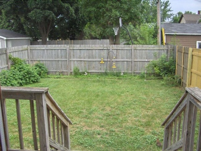 Building Photo - 713 Elmore St