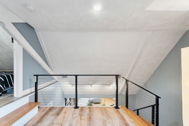 Building Photo - 890 Winthrop Ave