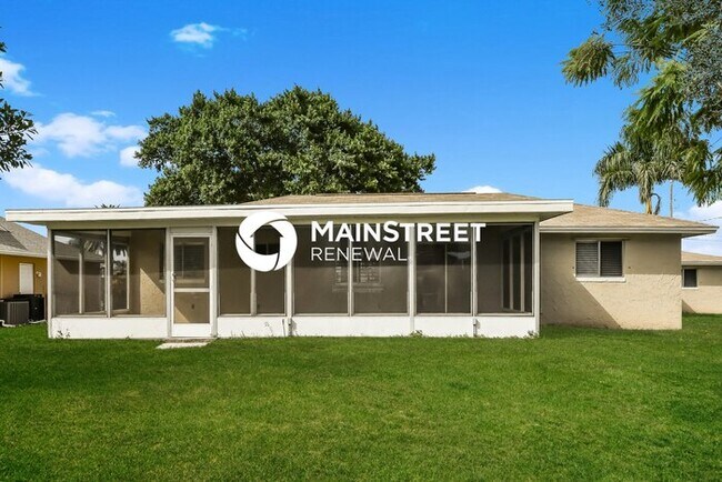 Building Photo - 3 Bedroom Pet-Friendly Home in Cape Coral,...