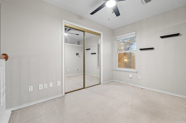Building Photo - 2634 Lakehills St