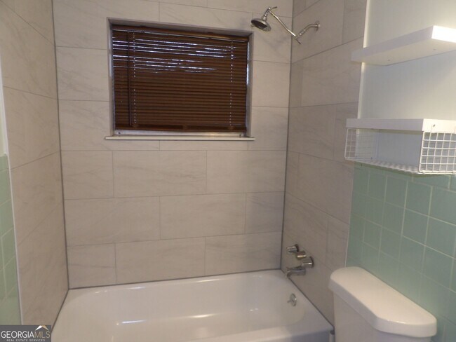 Building Photo - 5261 Heather Ln