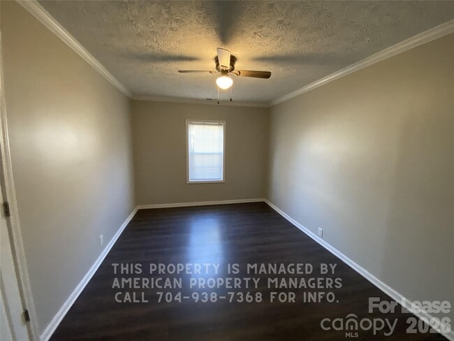 Building Photo - 303 Southern St