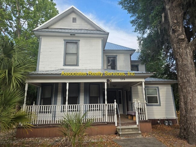 Building Photo - 115 NE 9th St