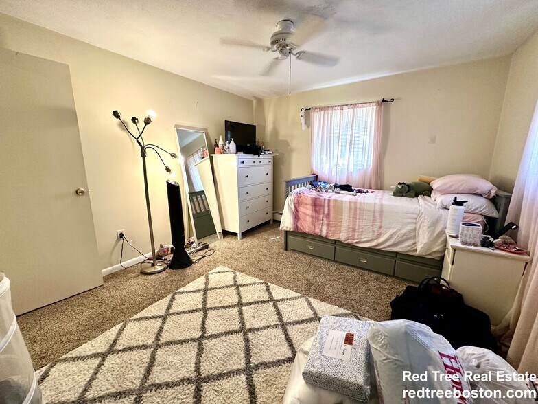 Building Photo - 8 Bryon Rd