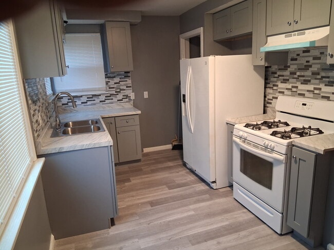 Building Photo - 7550 Memorial St