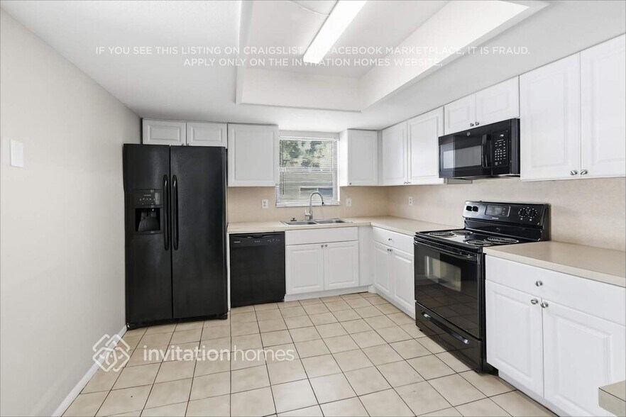 Building Photo - 555 Freeport Ave N