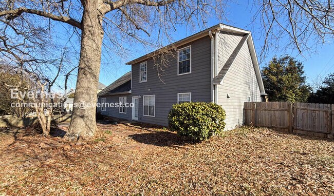 Building Photo - 2901 Old Well Ln