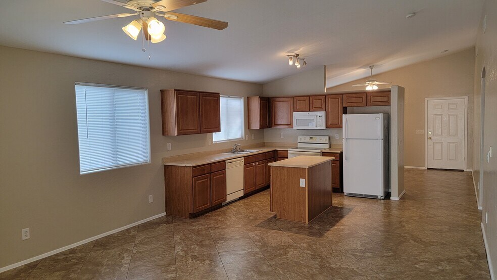 Building Photo - 11311 N 153rd Dr