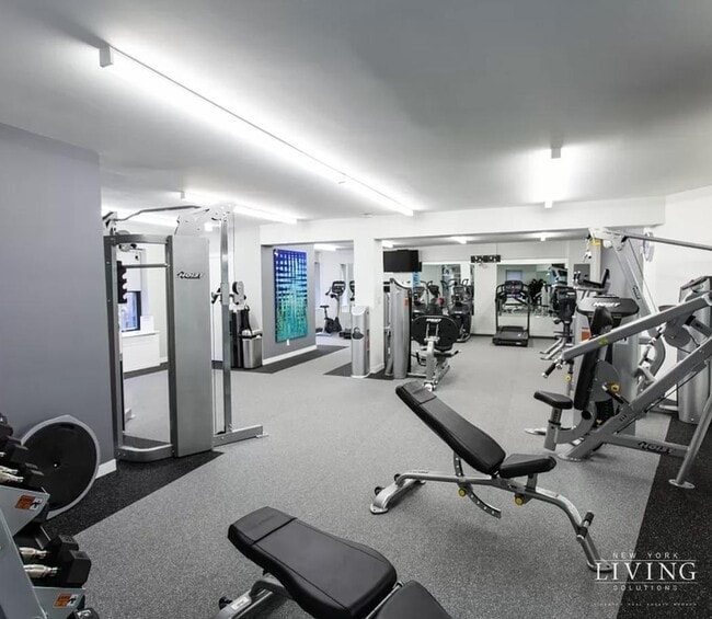 Building Photo - West Village Charming studio apartment in amazing location