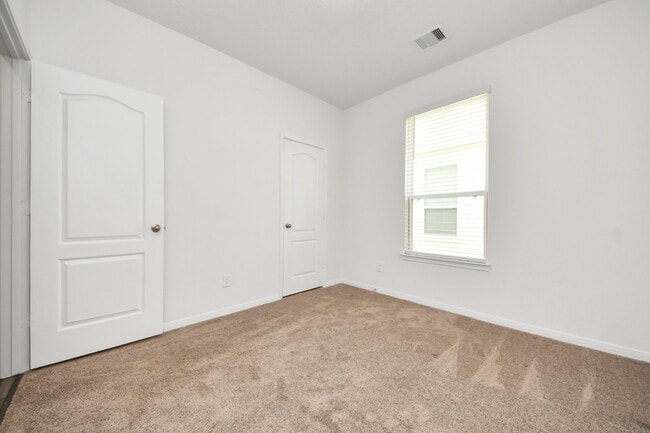 Building Photo - 22830 Brisbee Ln