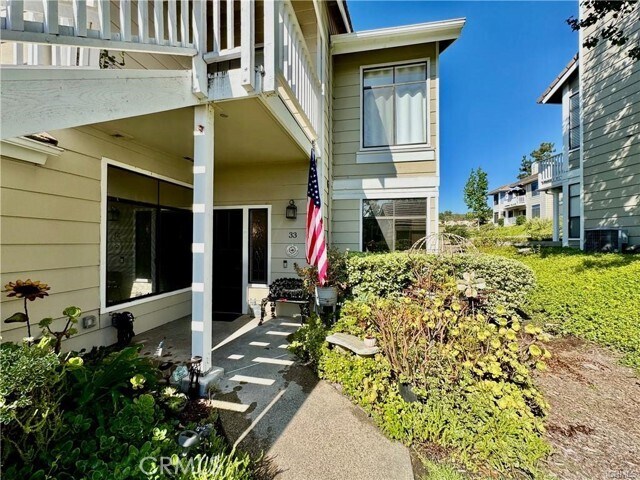 Building Photo - 33 Oak Knolls