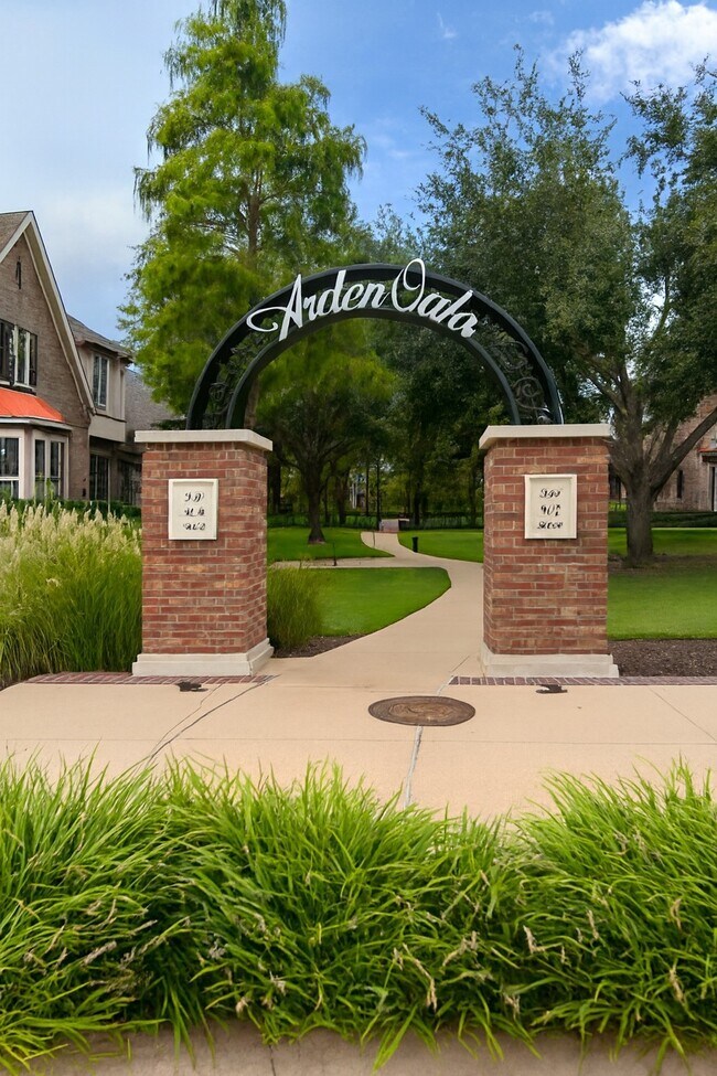Primary Photo - 907 Arden Oaks Dr