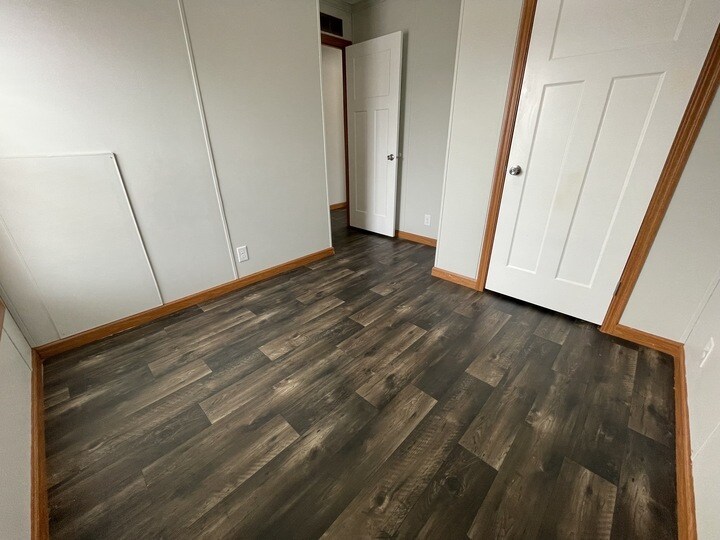 Building Photo - 38031 Leverette Ave