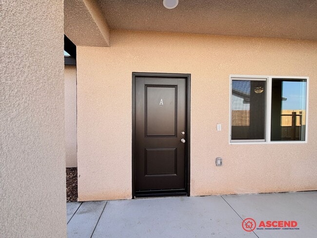 Building Photo - 6012 Curvy Hills Dr