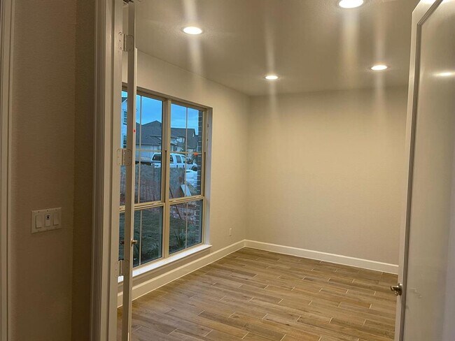 Building Photo - 1432 Mulberry Oak Ln