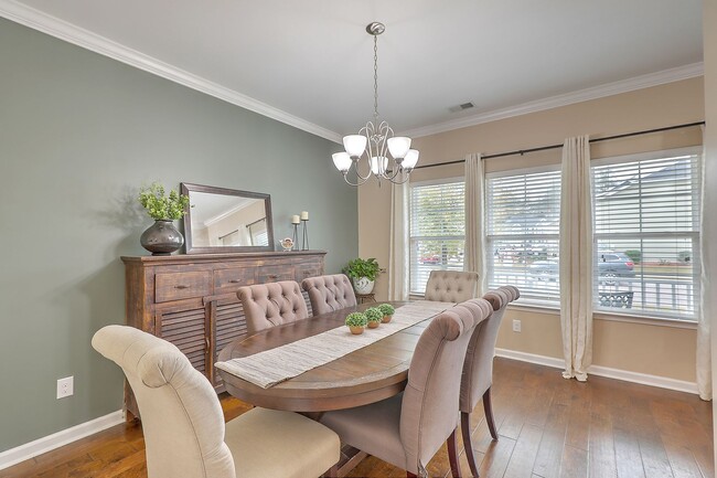 Building Photo - Spacious and updated home in Bluffs at Ash...