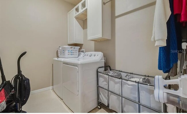 Building Photo - 4053 Brookshire Cir