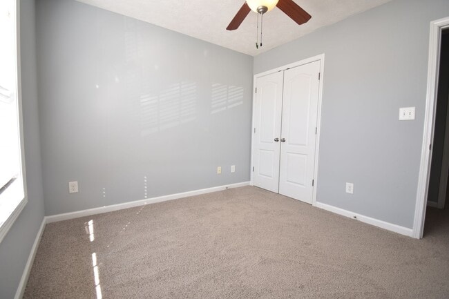 Building Photo - 3 BEDROOM 2 BATHROOM - PETS CONSIDERED