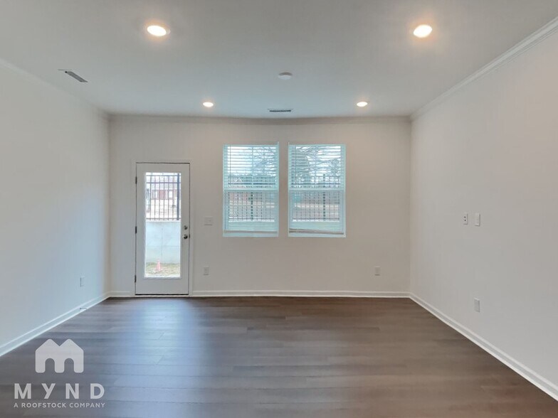 Building Photo - 1506 Crescent Townes Wy