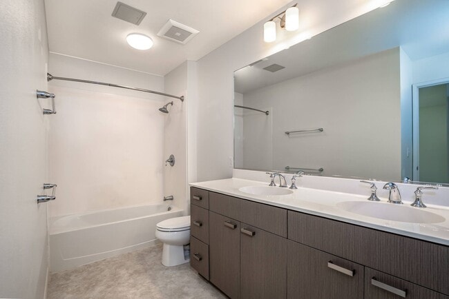 Building Photo - Unfurnished Modern 2 Bed/2 Bath - The Flat...