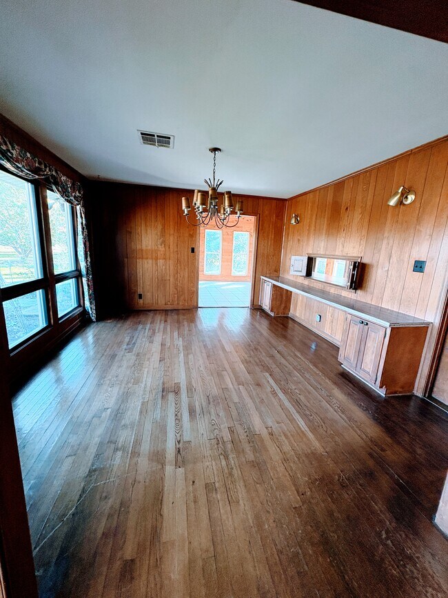 Building Photo - 189 Pinmar Ln