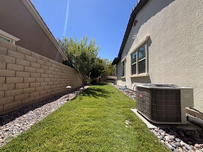 Building Photo - 81 Navarra Canyon Ct