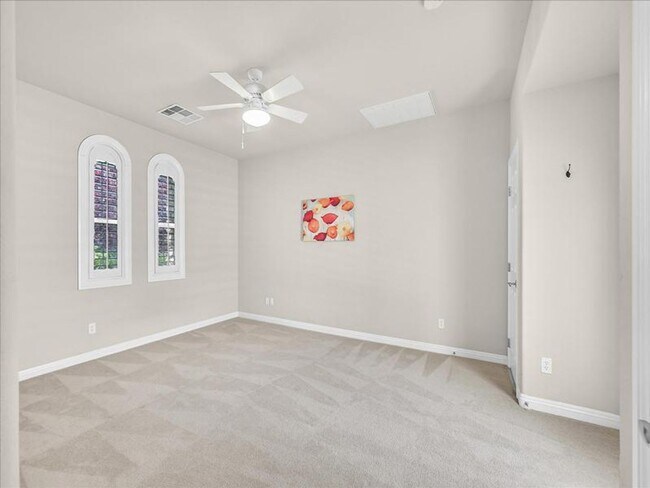 Building Photo - Luxury living in guard gated Resort Villas...