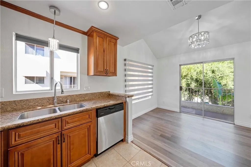 Building Photo - 12411 Osborne St