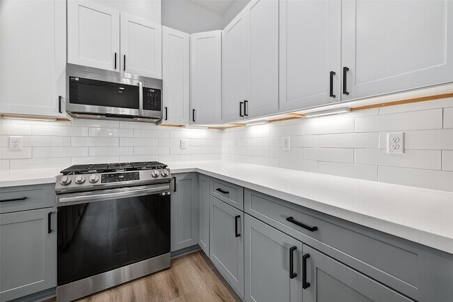 Building Photo - 314 Neyland St