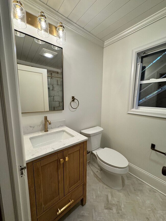 Building Photo - 7713 Knoll St