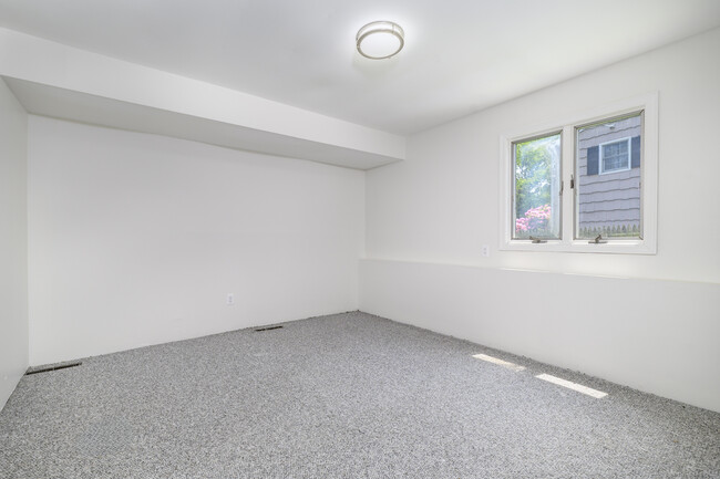 Building Photo - 10 Stanwick Pl