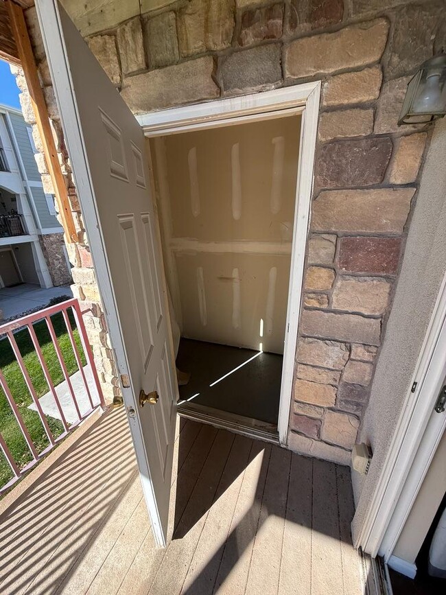 Building Photo - 139 W Ridge Rd