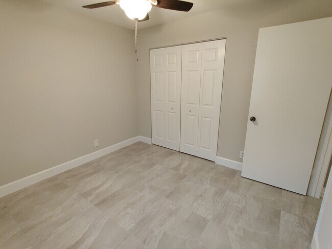 Building Photo - 8750 Royal Palm Blvd