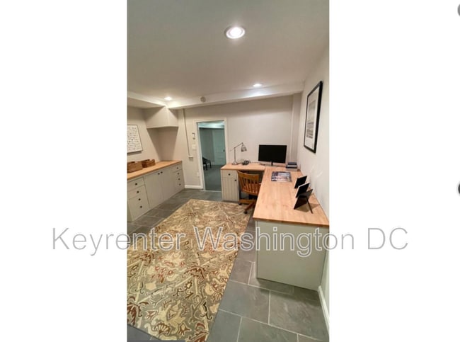 Building Photo - 242 Emerson St NW